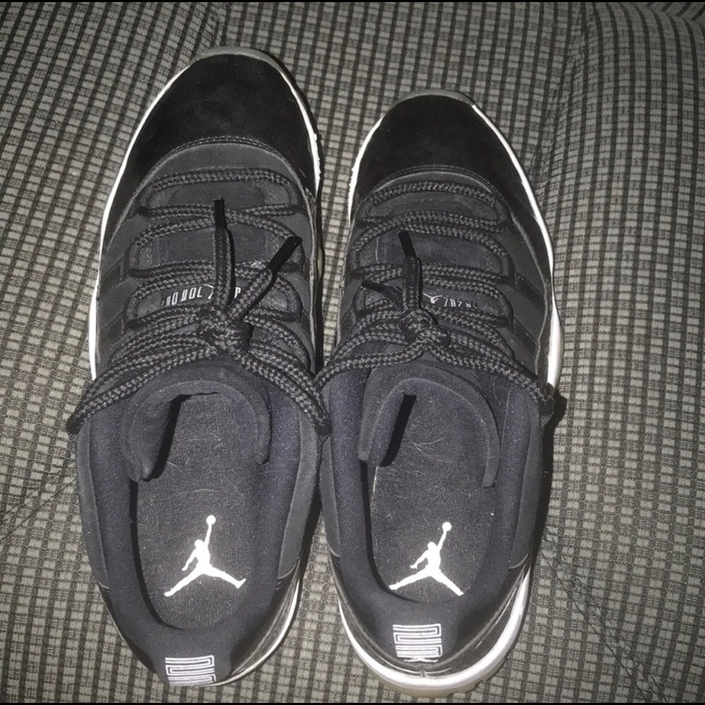 Jordan 11s low barons